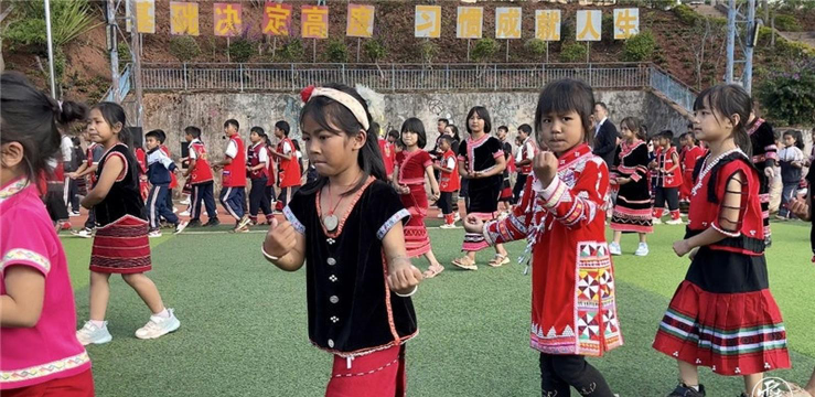 孟连县富岩乡中心完小户外活动场地