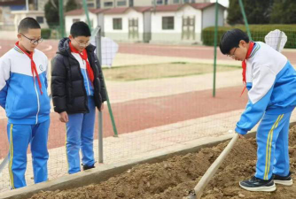 城阳区环城路小学户外活动场地