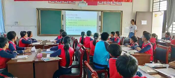 谦六乡中心完小户外活动场地