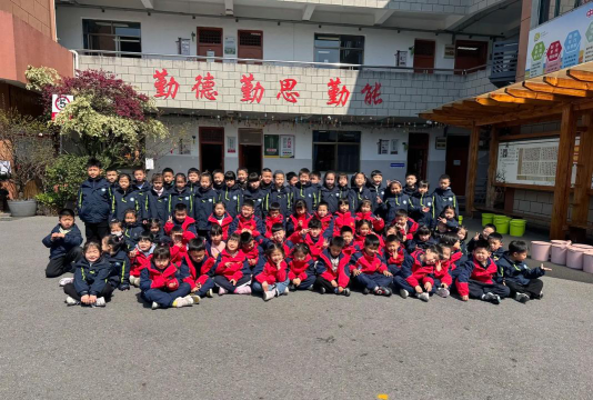 河口镇机关幼儿园户外活动场地
