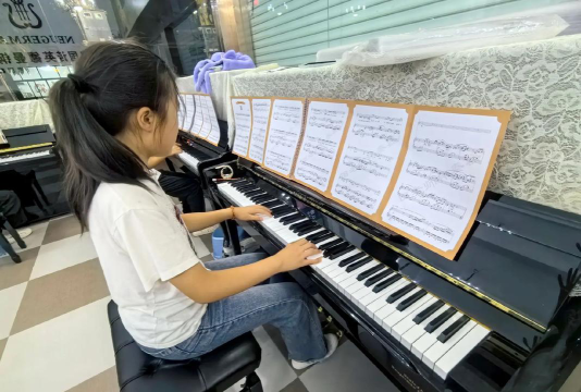 泸西县飞艺艺术培训学校有限公司户外活动场地