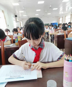 阳春市潭水镇中心小学旗鼓分校户外活动场地