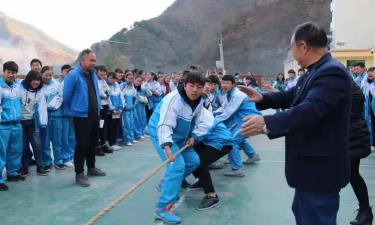 五马九年制学校户外活动场地