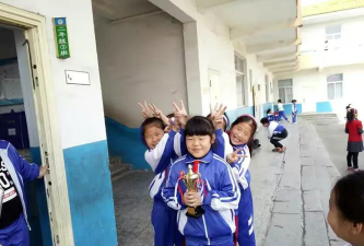 岭子镇中心小学户外活动场地