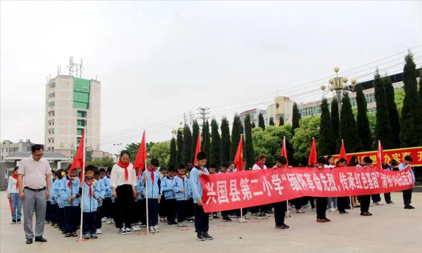 兴国县潋江第二小学户外活动场地