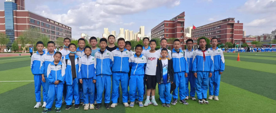 山铝三小户外活动场地