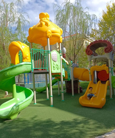 乌鲁木齐市水磨沟区百灵幼儿园户外活动场地