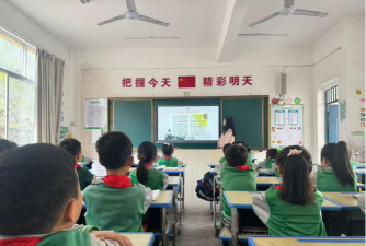 江西省会昌县白鹅中心小学户外活动场地