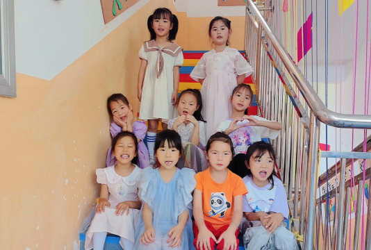 深圳市盐田区乐群幼儿园户外活动场地