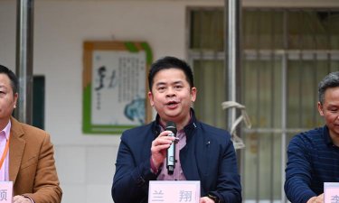 南宁市西乡塘区坛洛中学户外活动场地