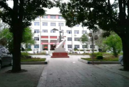 百色中学户外活动场地
