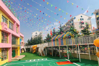 昌吉市华洋绿园幼儿园户外活动场地