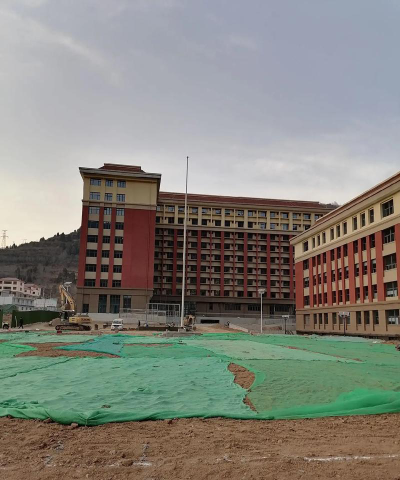 双石铺中学户外活动场地
