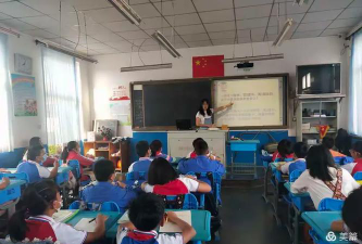 烟台市莱山区东轸格庄小学户外活动场地