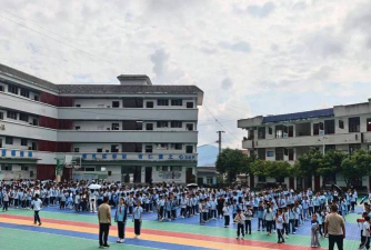 思茅市镇沅县第四中学户外活动场地