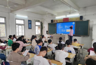 玉滘镇翔龙中心小学户外活动场地