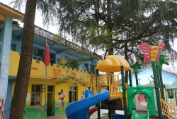 阳春市松柏镇新联幼儿园户外活动场地