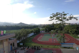 仙庵镇中心小学户外活动场地