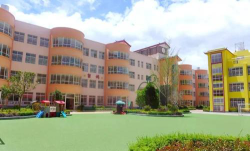 丽江地区幼儿园户外活动场地