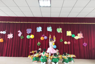 宜良草甸中心幼儿园户外活动场地