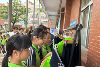 东莞市常平镇袁山贝小学户外活动场地