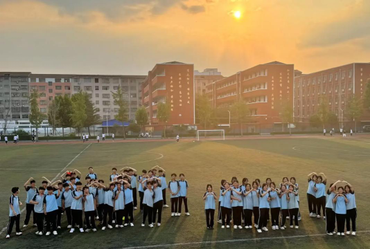 松原市私立伯阳学校户外活动场地