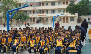 河唇镇一中户外活动场地