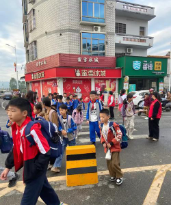 河口中心小学户外活动场地
