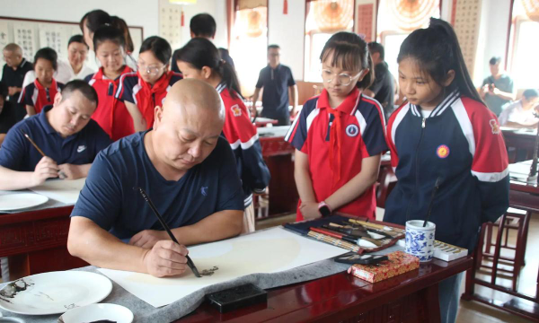 周口市李为书画有限公司户外活动场地