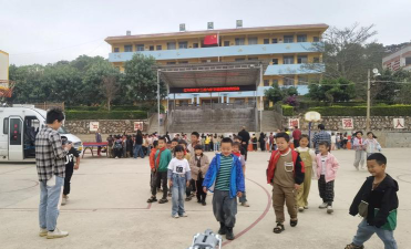 建水县青龙镇香山寨小学户外活动场地