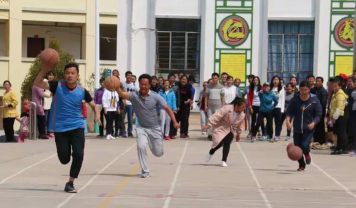 石屏县龙武镇宜其达小学户外活动场地