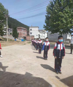 江西省赣州赣县小坪中心学校户外活动场地