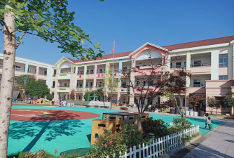 弥勒县弥阳镇第二完全小学户外活动场地