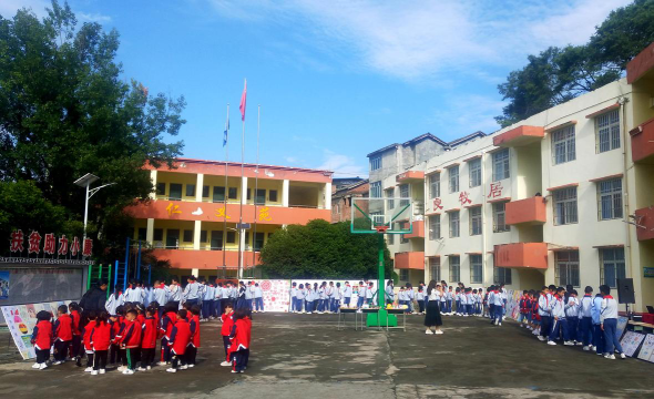 剑阁县闻溪小学户外活动场地