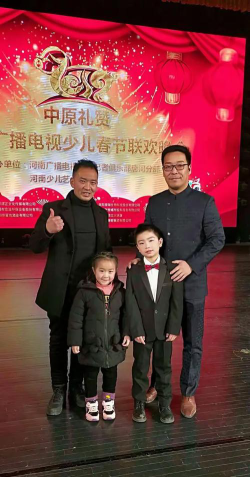 陆良县同乐街道我为歌狂艺术培训学校有限公司户外活动场地