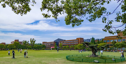 浙江万里学院户外活动场地