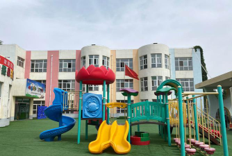 哈密地区中心幼儿园户外活动场地
