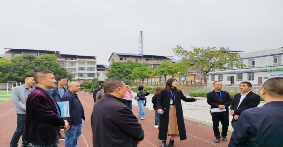 岳池县石城小学校户外活动场地