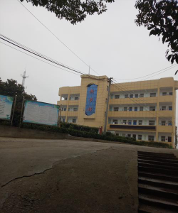濉溪县铁佛镇初级留古中学户外活动场地