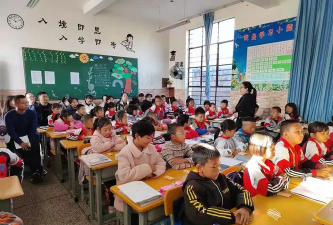 丘北县锦屏镇锦屏中心小学校户外活动场地