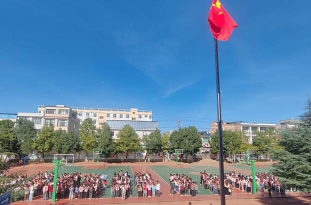 丘北县天星乡中心小学校户外活动场地