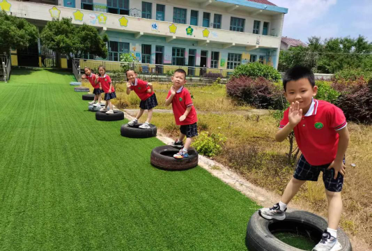 海丰县城东镇叮当幼儿园户外活动场地