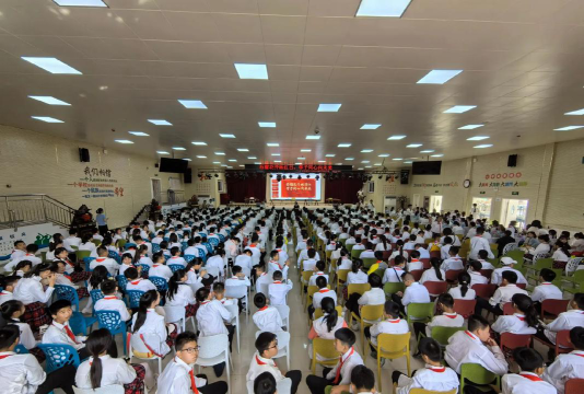 新疆兵团库尔勒农垦商业总公司天童早慧学校户外活动场地