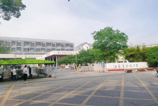 江苏省黄埭中学户外活动场地