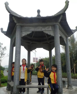 郁南县平台镇中心小学户外活动场地