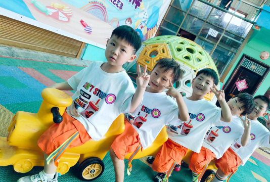 明珠娃哈哈幼儿园户外活动场地