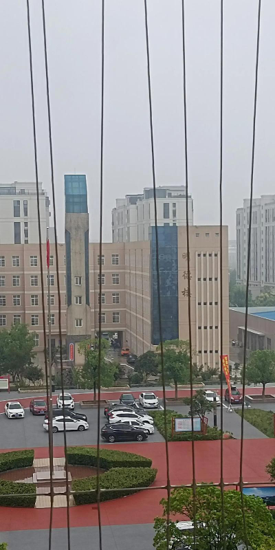 兰维中学户外活动场地