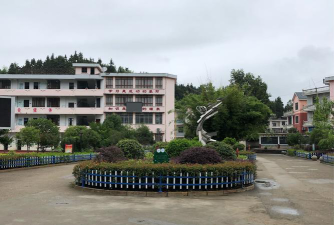 韶关市浈江区银山小学户外活动场地