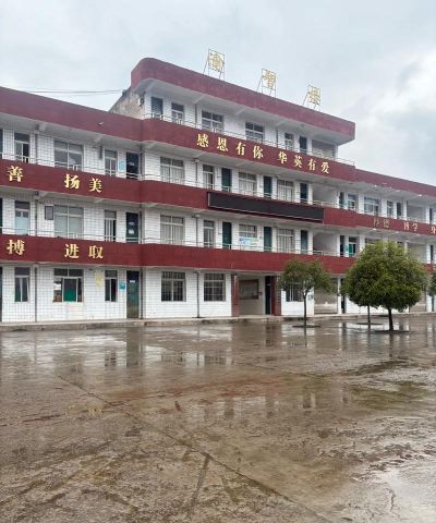 袁州区柏木中学户外活动场地
