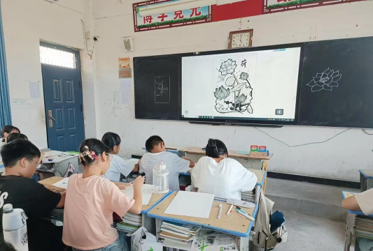 蒲城县陈庄镇初级中学户外活动场地
